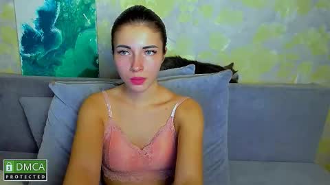 Kira  online show from November 2025 07:34:02 PM