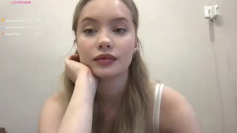 Snapshot of kira_saning1 chatting on April 2026 12:33:01 PM Kira online show from April 2026 12:33:01 PM