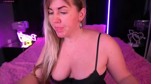 Kira online show from March 2025 04:17:02 AM