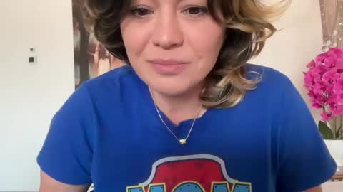 KiraDivine online show from April 2026 12:47:01 PM