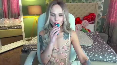 kiragrayyy online show from February 2025 01:41:01 PM