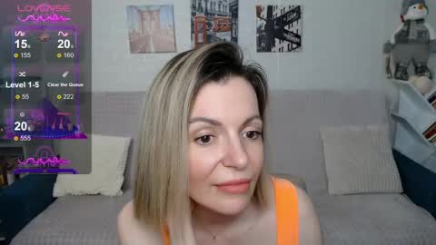 kiramartins cat online show from December 2024 05:00:01 PM