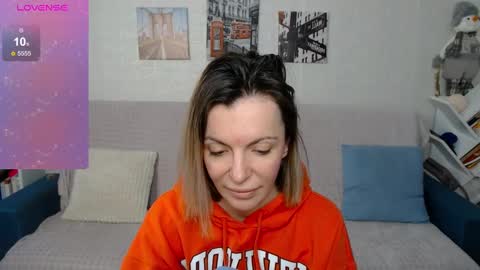 kiramartins cat online show from January 2025 04:44:02 AM