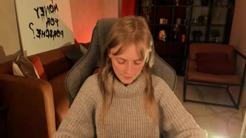 Kira online show from September 2025 06:12:02 PM