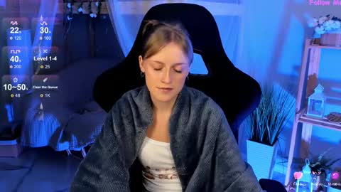 Kira online show from September 2025 06:35:01 PM