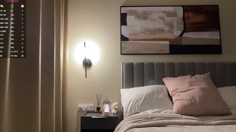 Kira online show from January 2025 01:49:01 PM