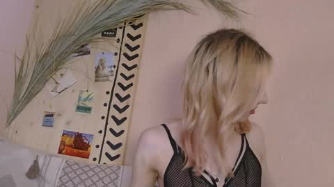 Snapshot of kirana_hayes chatting on April 2026 02:40:01 PM Kira online show from April 2026 02:40:01 PM