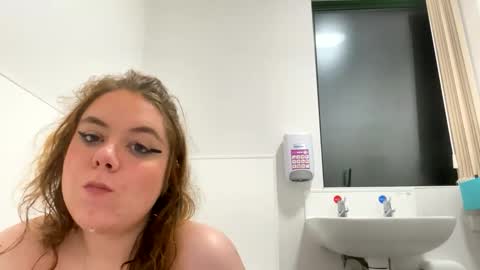 kiraslut981151 online show from March 2026 09:32:02 PM