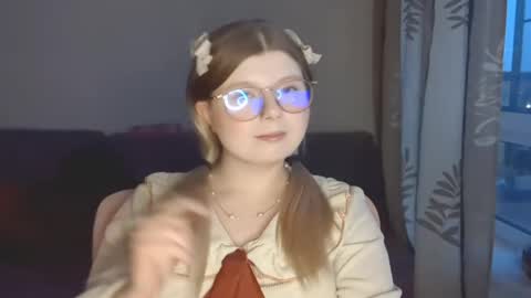 Snapshot of kirayume chatting on May 2026 04:23:01 PM KiraYume online show from May 2026 04:23:01 PM