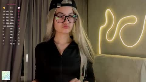 Snapshot of kirbycallaro chatting on February 2026 06:09:01 PM Miko online show from February 2026 06:09:01 PM