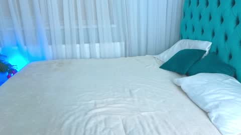    online show from December 2024 12:49:01 PM