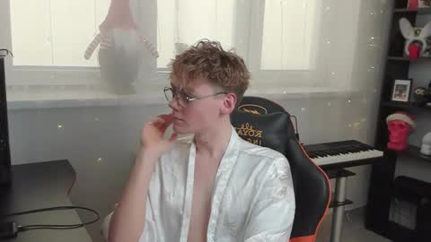 Snapshot of kirill_20_cm chatting on January 2025 01:00:01 PM Kirill and Andrey online show from January 2025 01:00:01 PM