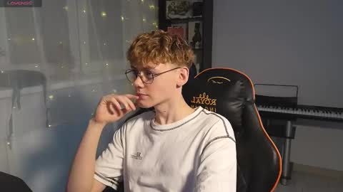 Snapshot of kirill_20_cm chatting on February 2025 05:42:01 PM Kirill and Andrey online show from February 2025 05:42:01 PM