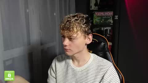 Snapshot of kirill_20_cm chatting on October 2025 11:02:02 PM Kirill and Andrey online show from October 2025 11:02:02 PM