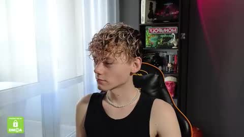 Snapshot of kirill_20_cm chatting on October 2025 04:44:02 AM Kirill and Andrey online show from October 2025 04:44:02 AM