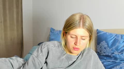 Snapshot of kirraa_ chatting on June 2026 09:20:01 PM Kira online show from June 2026 09:20:01 PM