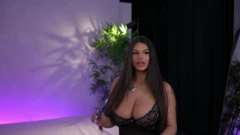 Kiss Jess online show from April 2026 07:17:02 PM