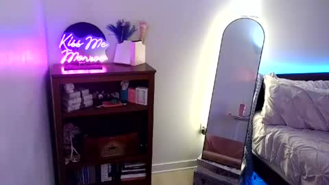 Snapshot of kiss_me_monroe chatting on July 2026 02:38:01 AM Morgan Monroe online show from July 2026 02:38:01 AM