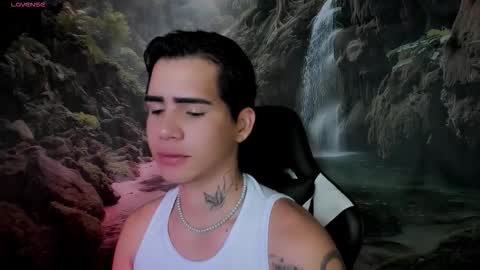 kiss_whitee online show from February 2026 06:58:01 AM