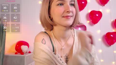 Snapshot of kisskiss_muah chatting on February 2025 02:24:01 PM Kate  online show from February 2025 02:24:01 PM