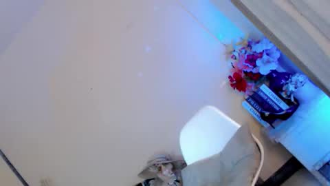 Snapshot of kissmebetter chatting on May 2026 12:37:01 AM Saint Onicka online show from May 2026 12:37:01 AM