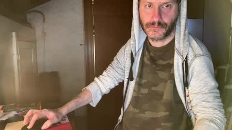 kissofbanned1983 online show from April 2026 01:12:01 PM