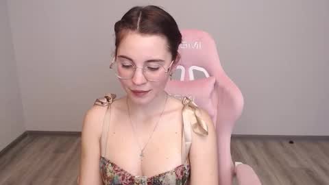 Vikki Rose online show from October 2025 02:18:02 PM