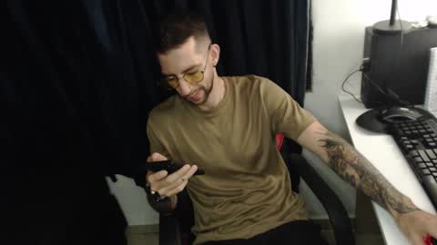 Snapshot of kitcatdreams chatting on April 2026 12:00:01 AM kitcatdreams online show from April 2026 12:00:01 AM