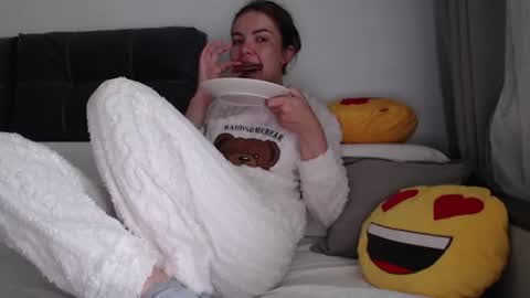 Im Amaia   Everyone Merry Christmas  online show from July 2026 06:20:01 AM