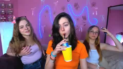kitniss online show from May 2026 07:21:01 PM
