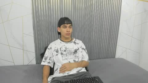 Snapshot of kitsune_44 chatting on April 2026 07:26:02 PM kitsune_44 online show from April 2026 07:26:02 PM