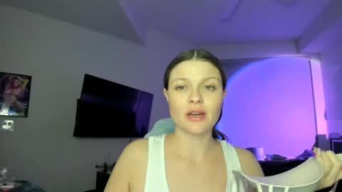 Serina Chan online show from January 2025 09:26:01 AM