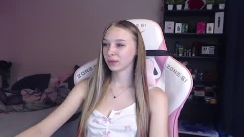 Snapshot of kitsuneyx chatting on July 2026 03:23:01 AM kitsuneyX online show from July 2026 03:23:01 AM