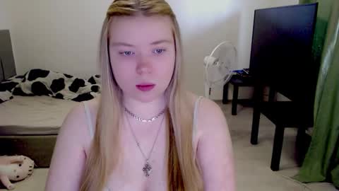 Jennyblonde and Emmabrunette online show from February 2026 10:48:01 AM