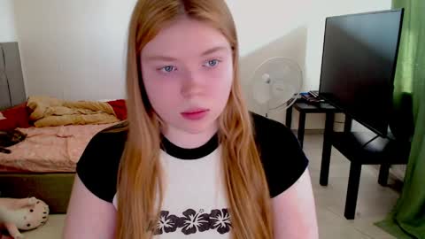 Jennyblonde and Emmabrunette online show from March 2026 11:43:01 AM
