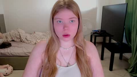 Jennyblonde and Emmabrunette online show from May 2026 01:18:02 PM