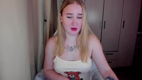 kitten_sun online show from February 2026 02:54:01 AM