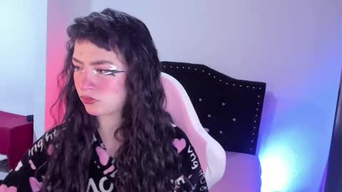 Snapshot of kitty__chs chatting on December 2025 11:27:02 AM kitty__chs online show from December 2025 11:27:02 AM