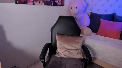 Kitty  online show from March 2026 06:07:02 AM