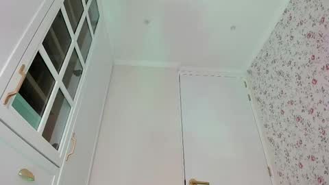 sophie online show from April 2026 08:07:02 PM