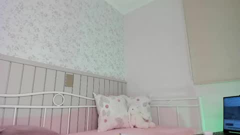 sophie online show from April 2026 09:39:33 PM