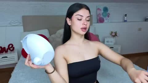 Snapshot of kitty_cut1ee_ chatting on May 2026 06:32:02 AM kitty_cut1ee_ online show from May 2026 06:32:02 AM