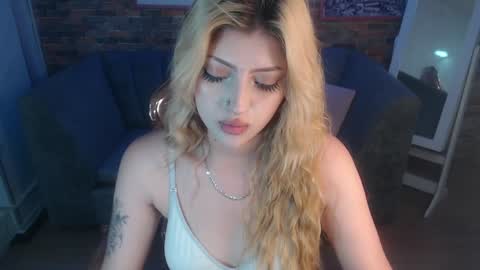 kitty_fox_b online show from January 2025 03:50:01 PM