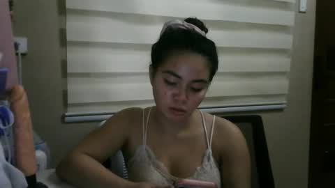 Snapshot of kitty_fussy chatting on February 2026 12:01:02 PM kitty_fussy online show from February 2026 12:01:02 PM