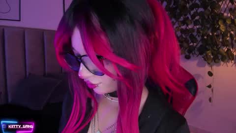 Camila online show from September 2025 02:49:01 AM