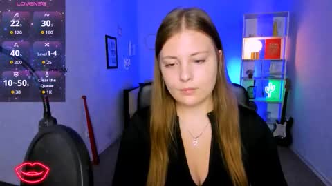 Snapshot of kitty_layy chatting on November 2025 07:14:01 AM kitty online show from November 2025 07:14:01 AM