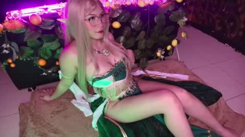 Kitty online show from December 2025 02:30:01 AM