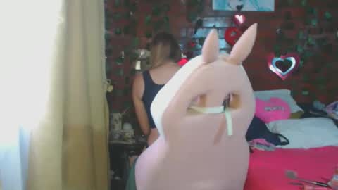 Daniela Ferreira online show from March 2026 11:48:02 AM