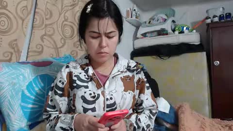 Snapshot of kitty_small69 chatting on May 2026 03:35:02 AM kitty_small69 online show from May 2026 03:35:02 AM