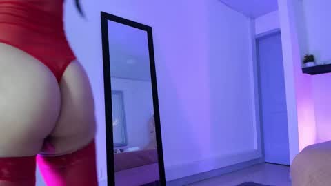 Jenn online show from December 2024 08:47:02 PM